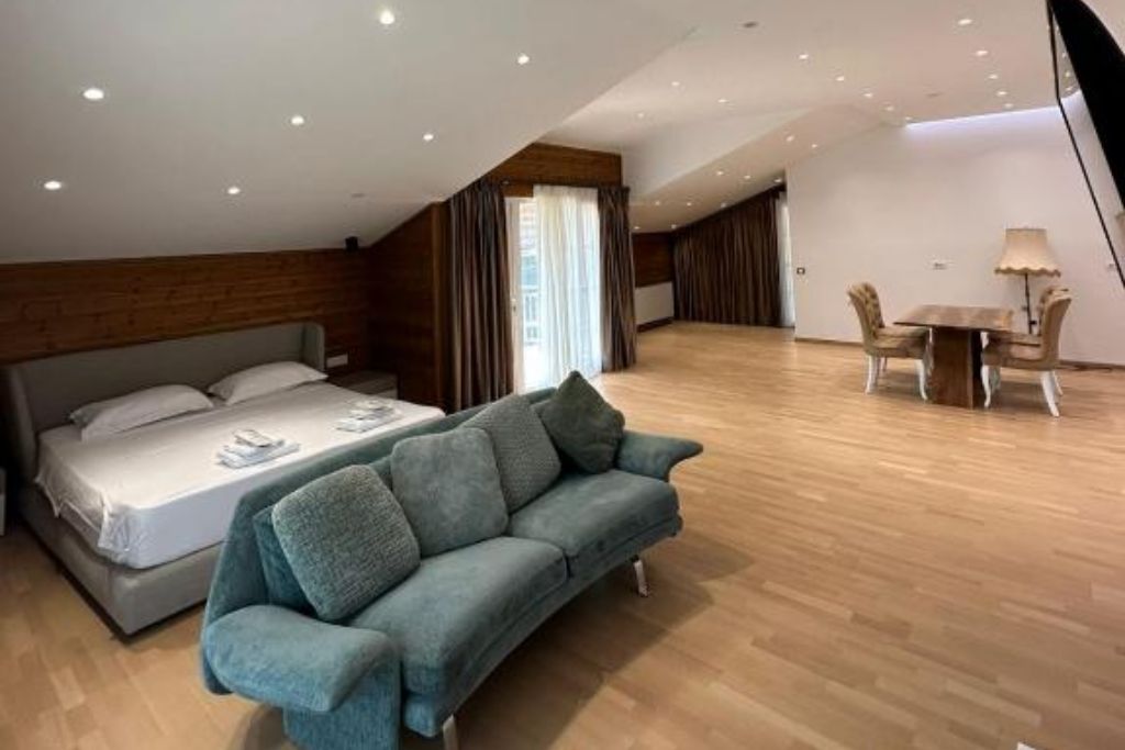 Bianca Hotel & Villa